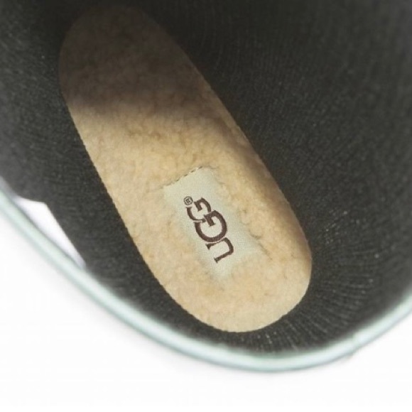 UGG Shaye Rain Boots with Fur in Pine Green NWT - Picture 4 of 5